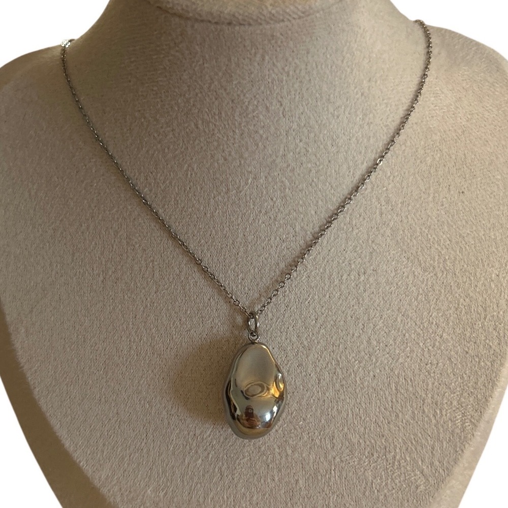 Sculptural‎ Silver Bean Pendant Necklace - Minimalist Organic Teardrop Design